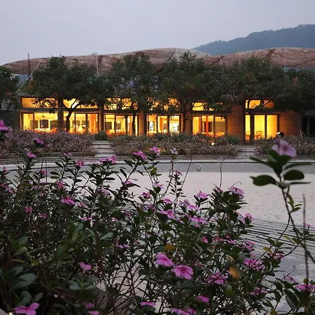 Fifth Season Retreat Villa